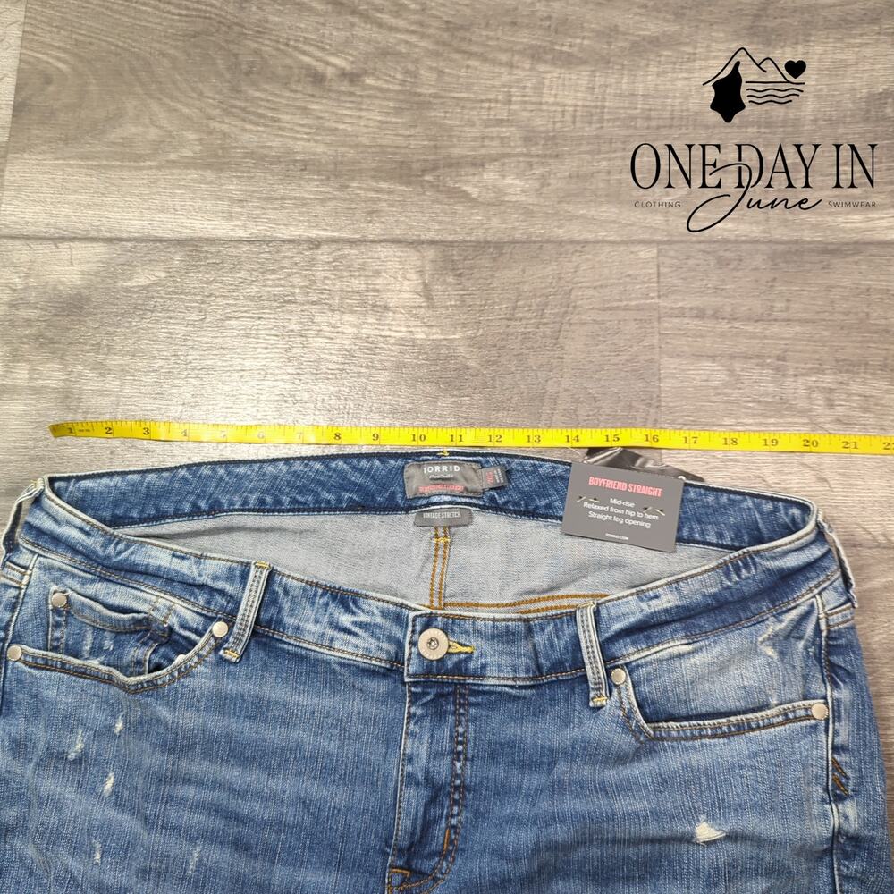 Torrid Boyfriend Straight Distressed Jeans Size 20S - Picture 3 of 6